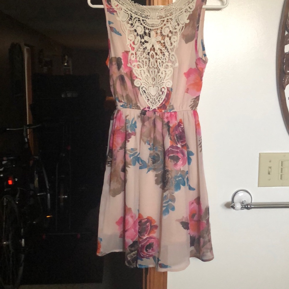 Dress - Picture 2 of 3